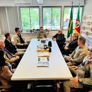 encontro de empresários e copmando do 25º BPM