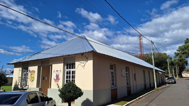 mostra a lateral do pr&eacute;dio do segundo esquadr&atilde;o 