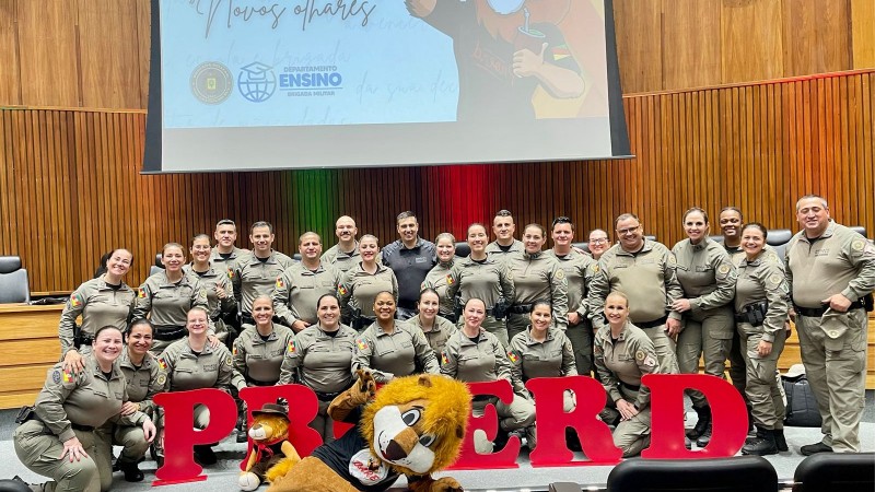 Instrutores do CRPO Central participam da 11&ordf; edi&ccedil;&atilde;o do Semin&aacute;rio Estadual do PROERD