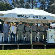 autoridades no palanque